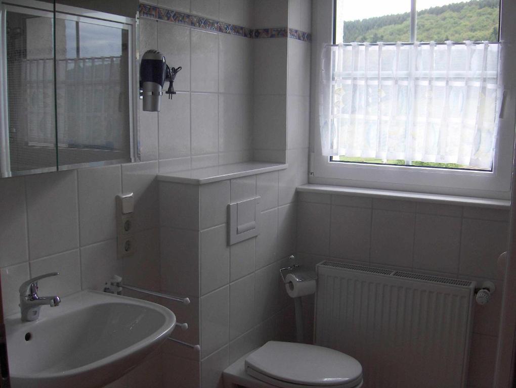 Schweizes Ferienhof Medebach Zimmer foto